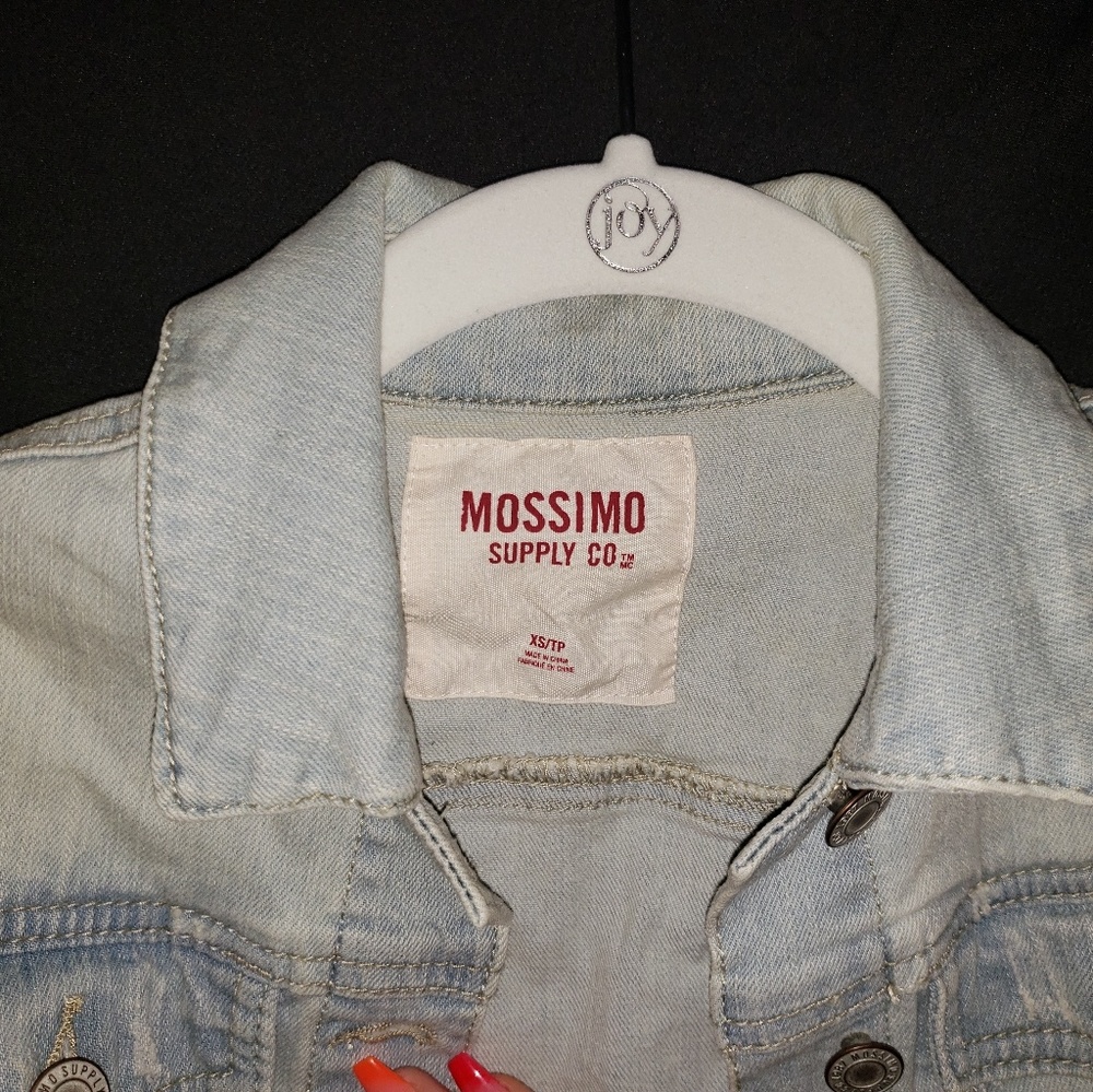 Lightwash Jean jacket.